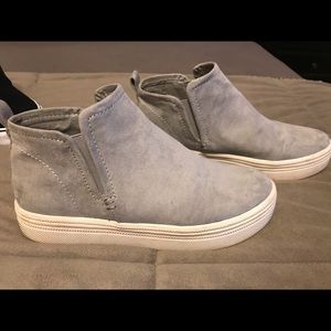 Like new DV high top